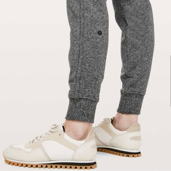 Lululemon Warm Down Jogger II size 6 - Picture 3 of 11